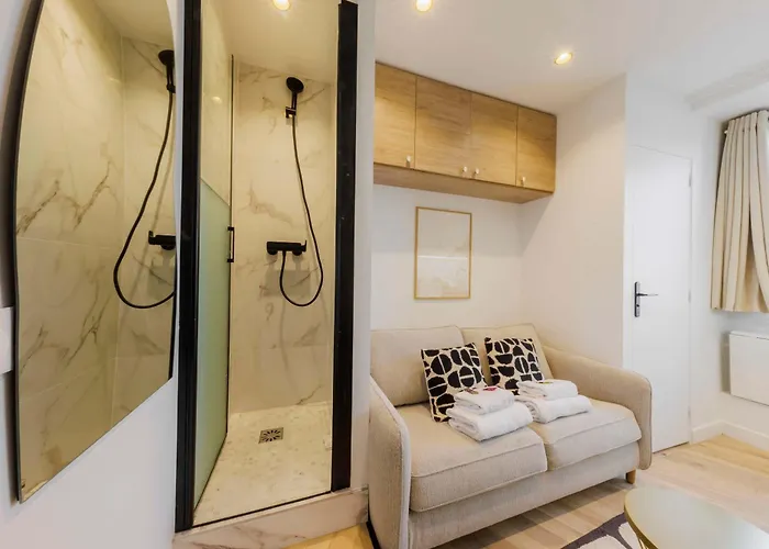 2p On The Rooftops Of Paris