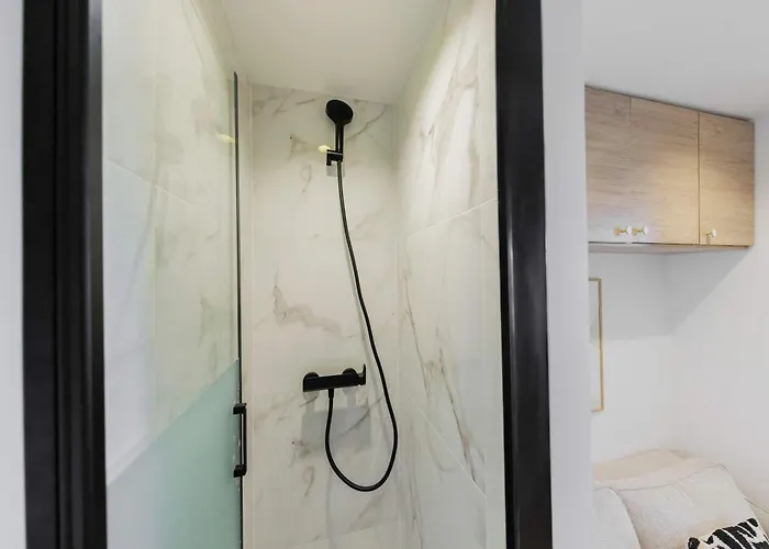 2p On The Rooftops Of Lejlighed Paris